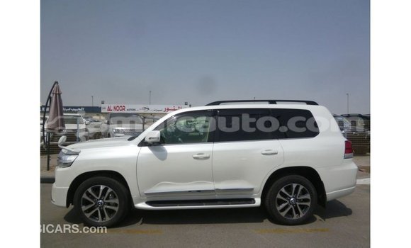 Buy Import Toyota Land Cruiser White Car in Import - Dubai in Clarendon Buy Import Toyota Land Cruiser White Car in Import - Dubai in Clarendon