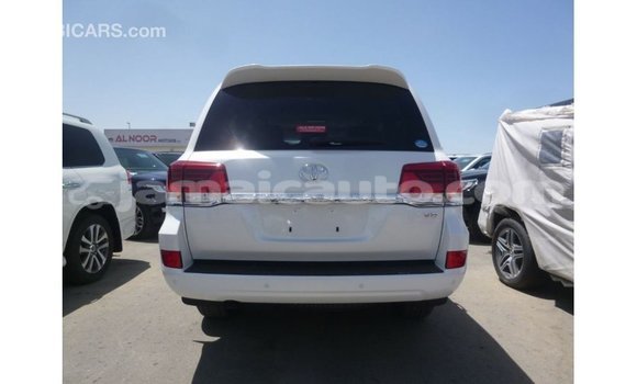 Buy Import Toyota Land Cruiser White Car in Import - Dubai in Clarendon Buy Import Toyota Land Cruiser White Car in Import - Dubai in Clarendon