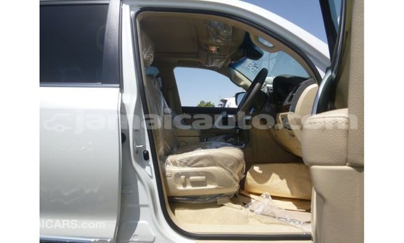 Buy Import Toyota Land Cruiser White Car in Import - Dubai in Clarendon Buy Import Toyota Land Cruiser White Car in Import - Dubai in Clarendon