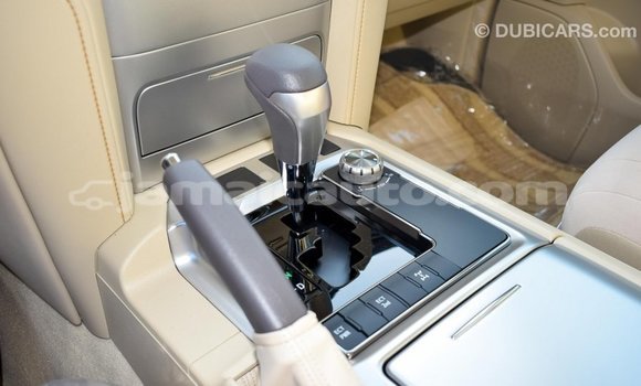 Acheter Import Voiture Toyota Land Cruiser Noir à Import - Dubai, Clarendon Acheter Import Voiture Toyota Land Cruiser Noir à Import - Dubai, Clarendon