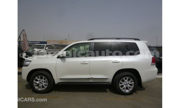Buy Import Toyota Land Cruiser White Car in Import - Dubai in Clarendon Buy Import Toyota Land Cruiser White Car in Import - Dubai in Clarendon