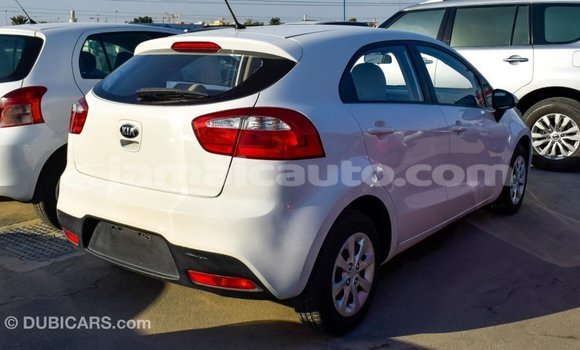 Acheter Import Voiture Kia Rio Blanc à Import - Dubai, Clarendon Acheter Import Voiture Kia Rio Blanc à Import - Dubai, Clarendon