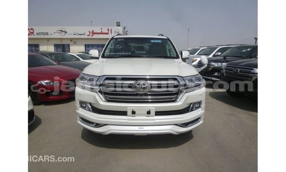Buy Import Toyota Land Cruiser White Car in Import - Dubai in Clarendon Buy Import Toyota Land Cruiser White Car in Import - Dubai in Clarendon