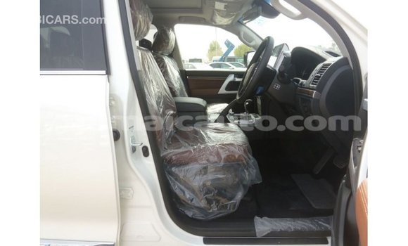 Buy Import Toyota Land Cruiser White Car in Import - Dubai in Clarendon Buy Import Toyota Land Cruiser White Car in Import - Dubai in Clarendon