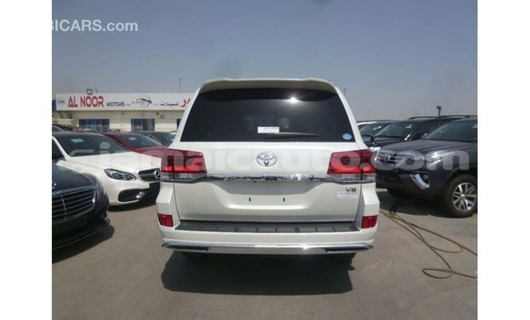 Buy Import Toyota Land Cruiser White Car in Import - Dubai in Clarendon Buy Import Toyota Land Cruiser White Car in Import - Dubai in Clarendon