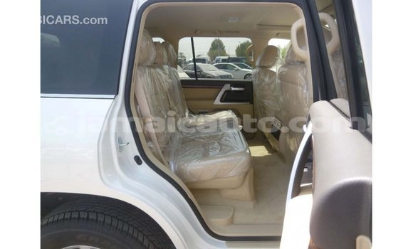 Buy Import Toyota Land Cruiser White Car in Import - Dubai in Clarendon Buy Import Toyota Land Cruiser White Car in Import - Dubai in Clarendon