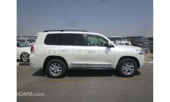 Buy Import Toyota Land Cruiser White Car in Import - Dubai in Clarendon Buy Import Toyota Land Cruiser White Car in Import - Dubai in Clarendon