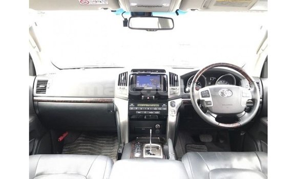 Buy Import Toyota Land Cruiser White Car in Import - Dubai in Clarendon Buy Import Toyota Land Cruiser White Car in Import - Dubai in Clarendon