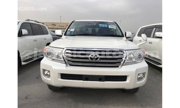 Buy Import Toyota Land Cruiser White Car in Import - Dubai in Clarendon Buy Import Toyota Land Cruiser White Car in Import - Dubai in Clarendon