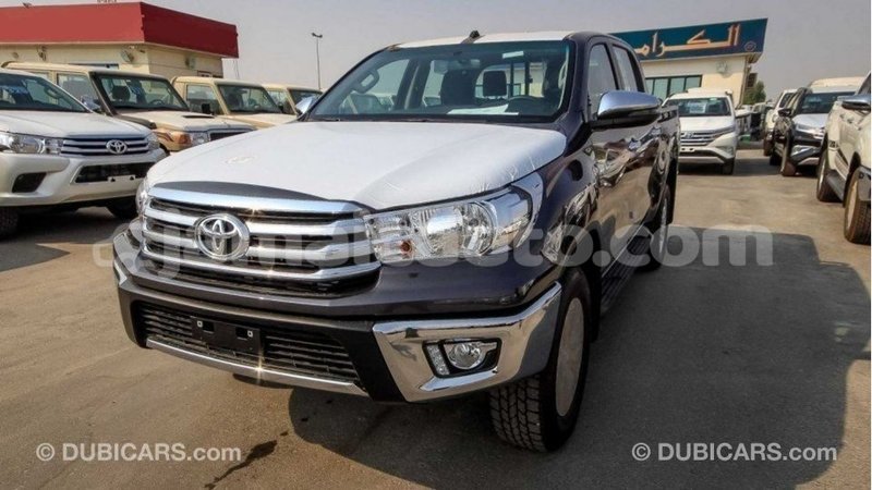 Big with watermark toyota hilux clarendon import dubai 2305