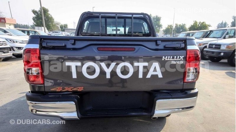 Big with watermark toyota hilux clarendon import dubai 2305