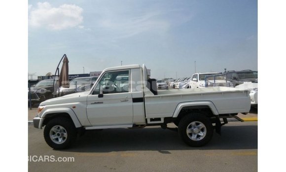 Buy Import Toyota Land Cruiser White Car in Import - Dubai in Clarendon Buy Import Toyota Land Cruiser White Car in Import - Dubai in Clarendon