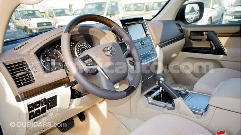 Big with watermark toyota land cruiser clarendon import dubai 2315