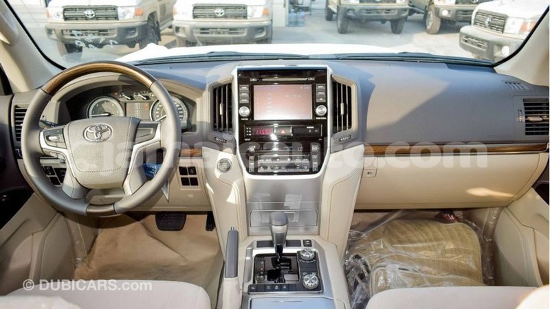 Big with watermark toyota land cruiser clarendon import dubai 2315