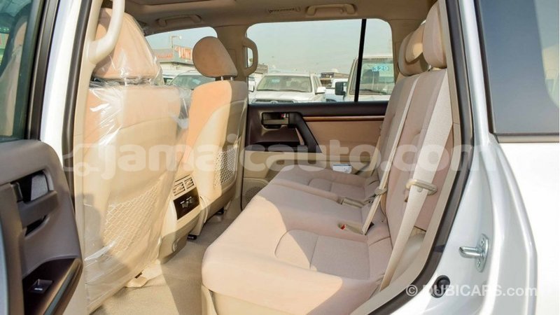 Big with watermark toyota land cruiser clarendon import dubai 2315