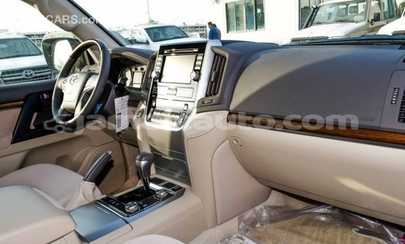 Buy Import Toyota Land Cruiser White Car in Import - Dubai in Clarendon Buy Import Toyota Land Cruiser White Car in Import - Dubai in Clarendon