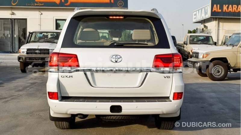 Big with watermark toyota land cruiser clarendon import dubai 2315