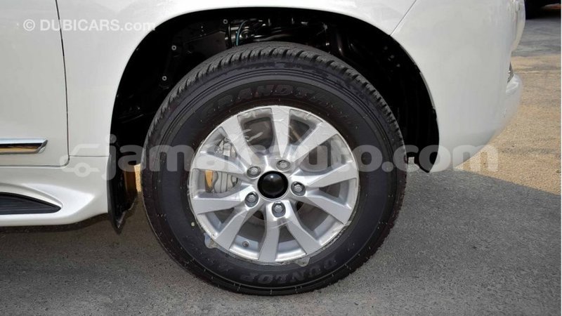 Big with watermark toyota land cruiser clarendon import dubai 2315
