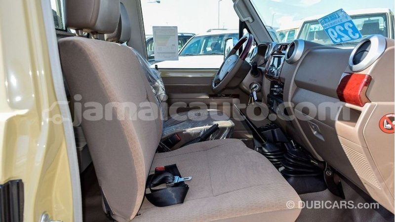 Big with watermark toyota land cruiser clarendon import dubai 2322