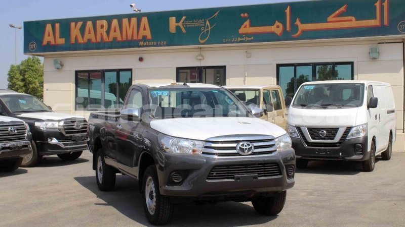 Big with watermark toyota hilux clarendon import dubai 2334