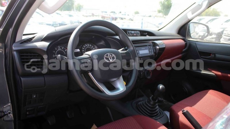 Big with watermark toyota hilux clarendon import dubai 2334