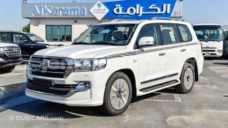 Big with watermark toyota land cruiser clarendon import dubai 2338