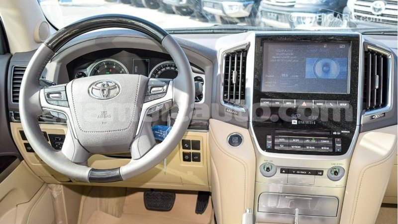 Big with watermark toyota land cruiser clarendon import dubai 2338