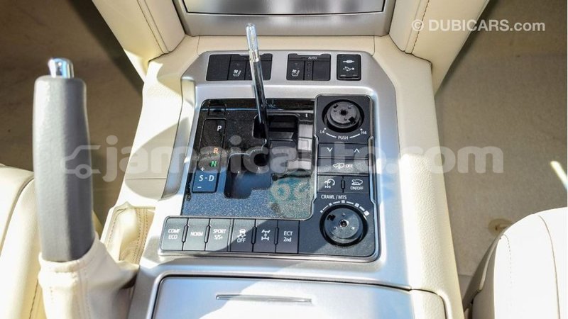 Big with watermark toyota land cruiser clarendon import dubai 2338