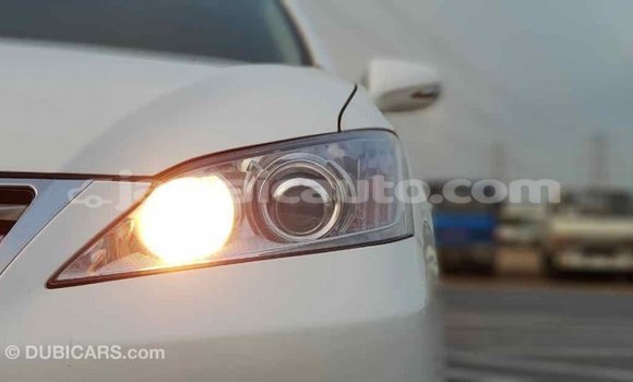 Acheter Import Voiture Lexus ES Blanc à Import - Dubai, Clarendon Acheter Import Voiture Lexus ES Blanc à Import - Dubai, Clarendon