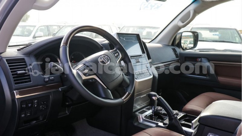 Big with watermark toyota land cruiser clarendon import dubai 2348