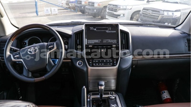 Big with watermark toyota land cruiser clarendon import dubai 2348