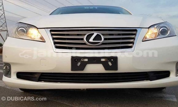 Acheter Import Voiture Lexus ES Blanc à Import - Dubai, Clarendon Acheter Import Voiture Lexus ES Blanc à Import - Dubai, Clarendon