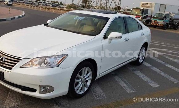 Acheter Import Voiture Lexus ES Blanc à Import - Dubai, Clarendon Acheter Import Voiture Lexus ES Blanc à Import - Dubai, Clarendon