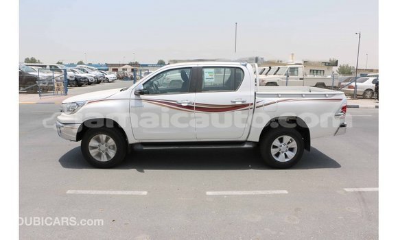 Acheter Import Voiture Toyota Hilux Blanc à Import - Dubai, Clarendon Acheter Import Voiture Toyota Hilux Blanc à Import - Dubai, Clarendon