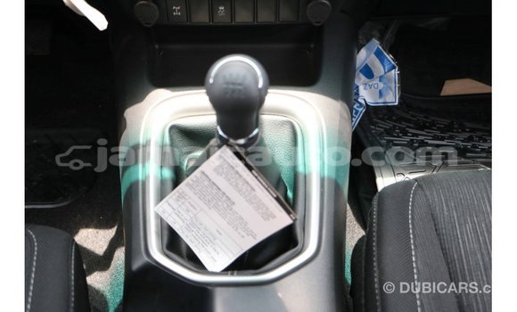 Acheter Import Voiture Toyota Hilux Blanc à Import - Dubai, Clarendon Acheter Import Voiture Toyota Hilux Blanc à Import - Dubai, Clarendon