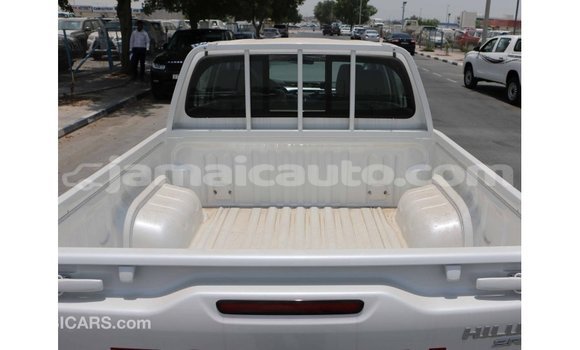 Acheter Import Voiture Toyota Hilux Blanc à Import - Dubai, Clarendon Acheter Import Voiture Toyota Hilux Blanc à Import - Dubai, Clarendon