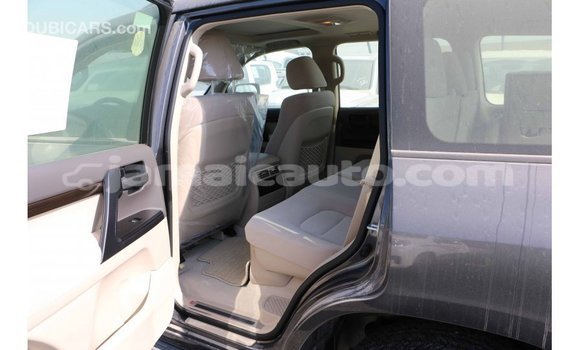 Acheter Import Voiture Toyota Land Cruiser Noir à Import - Dubai, Clarendon Acheter Import Voiture Toyota Land Cruiser Noir à Import - Dubai, Clarendon