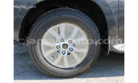 Acheter Import Voiture Toyota Land Cruiser Noir à Import - Dubai, Clarendon Acheter Import Voiture Toyota Land Cruiser Noir à Import - Dubai, Clarendon