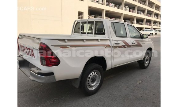 Acheter Import Voiture Toyota Hilux Blanc à Import - Dubai, Clarendon Acheter Import Voiture Toyota Hilux Blanc à Import - Dubai, Clarendon