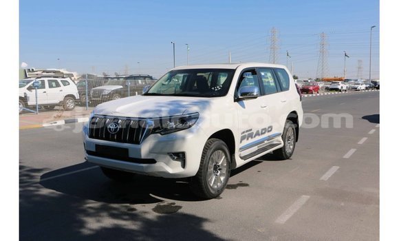 Acheter Import Voiture Toyota Prado Blanc à Import - Dubai, Clarendon Acheter Import Voiture Toyota Prado Blanc à Import - Dubai, Clarendon