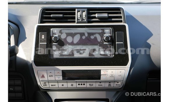 Acheter Import Voiture Toyota Prado Blanc à Import - Dubai, Clarendon Acheter Import Voiture Toyota Prado Blanc à Import - Dubai, Clarendon