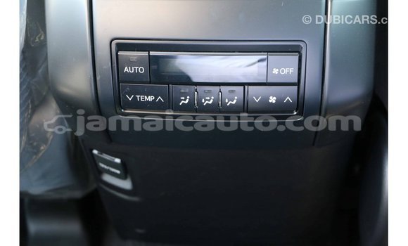 Acheter Import Voiture Toyota Prado Blanc à Import - Dubai, Clarendon Acheter Import Voiture Toyota Prado Blanc à Import - Dubai, Clarendon