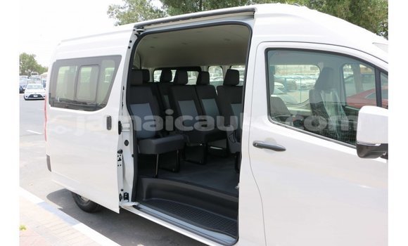 Acheter Import Voiture Toyota Hiace Blanc à Import - Dubai, Clarendon Acheter Import Voiture Toyota Hiace Blanc à Import - Dubai, Clarendon