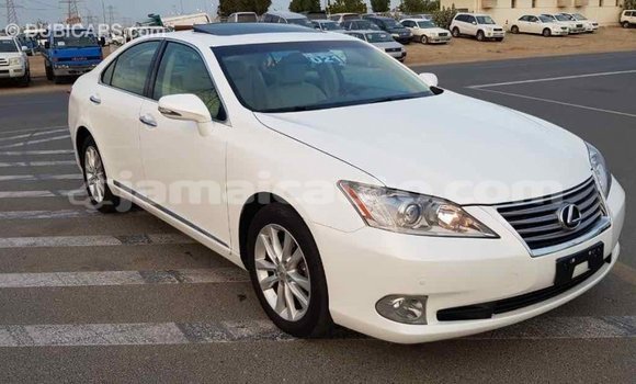Acheter Import Voiture Lexus ES Blanc à Import - Dubai, Clarendon Acheter Import Voiture Lexus ES Blanc à Import - Dubai, Clarendon