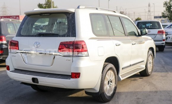 Buy Import Toyota Land Cruiser White Car in Import - Dubai in Clarendon Buy Import Toyota Land Cruiser White Car in Import - Dubai in Clarendon