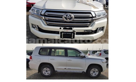 Acheter Import Voiture Toyota Land Cruiser Blanc à Import - Dubai, Clarendon Acheter Import Voiture Toyota Land Cruiser Blanc à Import - Dubai, Clarendon