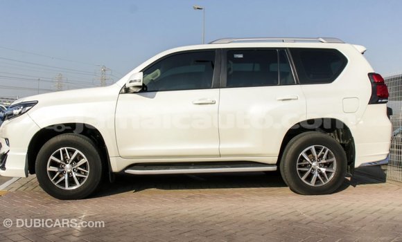 Acheter Import Voiture Toyota Prado Blanc à Import - Dubai, Clarendon Acheter Import Voiture Toyota Prado Blanc à Import - Dubai, Clarendon