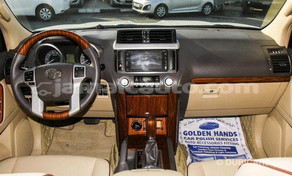 Acheter Import Voiture Toyota Prado Blanc à Import - Dubai, Clarendon Acheter Import Voiture Toyota Prado Blanc à Import - Dubai, Clarendon