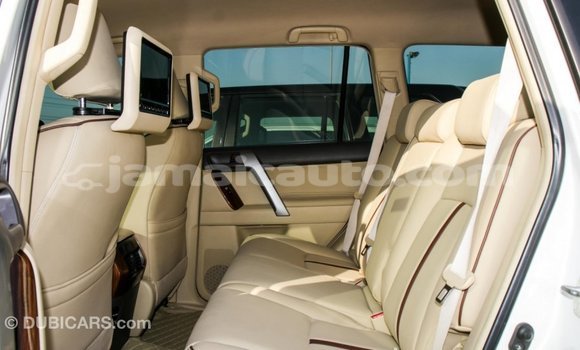 Acheter Import Voiture Toyota Prado Blanc à Import - Dubai, Clarendon Acheter Import Voiture Toyota Prado Blanc à Import - Dubai, Clarendon