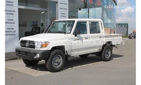 Buy Import Toyota Land Cruiser White Car in Import - Dubai in Clarendon Buy Import Toyota Land Cruiser White Car in Import - Dubai in Clarendon